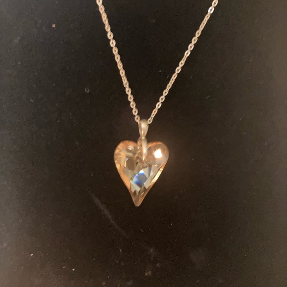 CRYSTAL 💛 HEART PENDANT & CHAIN - Picture 3 of 6